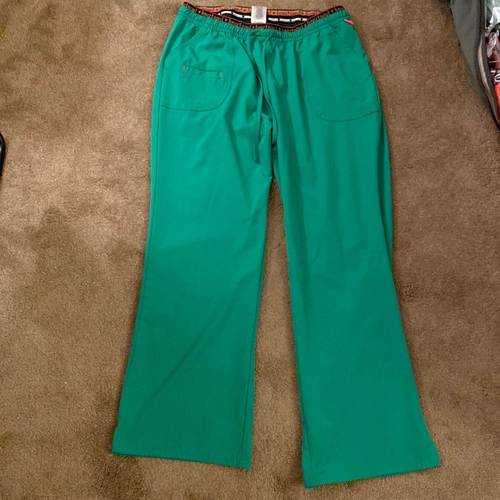 Like new! Scrub pants women’s size LP